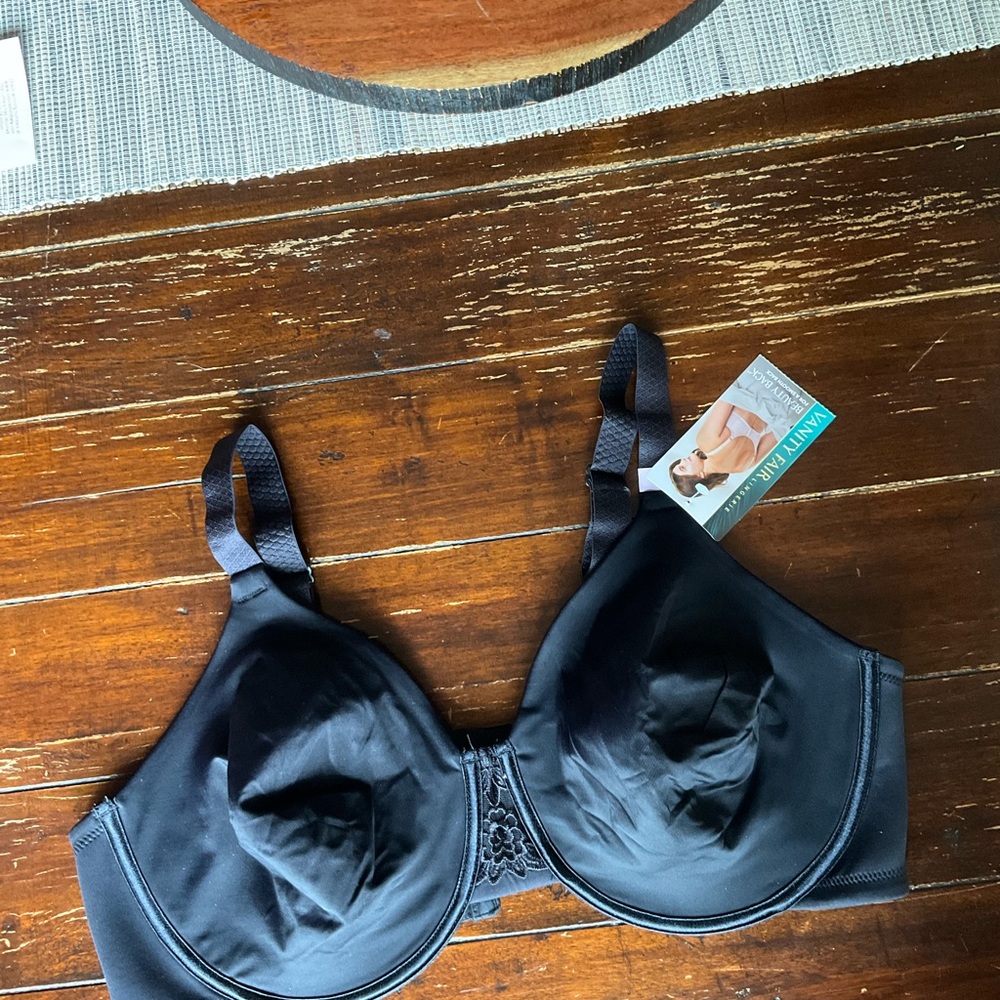 Vanity Fair Black Structured Bra with Adjustable Straps